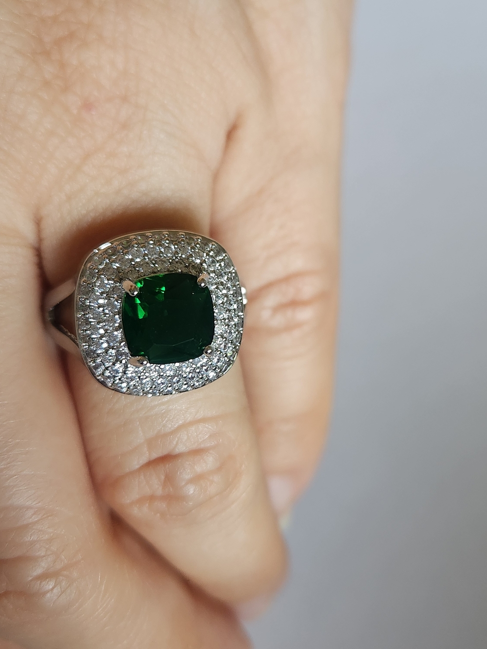 New 925 Silver Cushion Cut Emerald Diamond Adjustable Ring - Picture 9 of 13